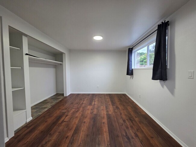 Building Photo - 1054-1066 Sun Rd