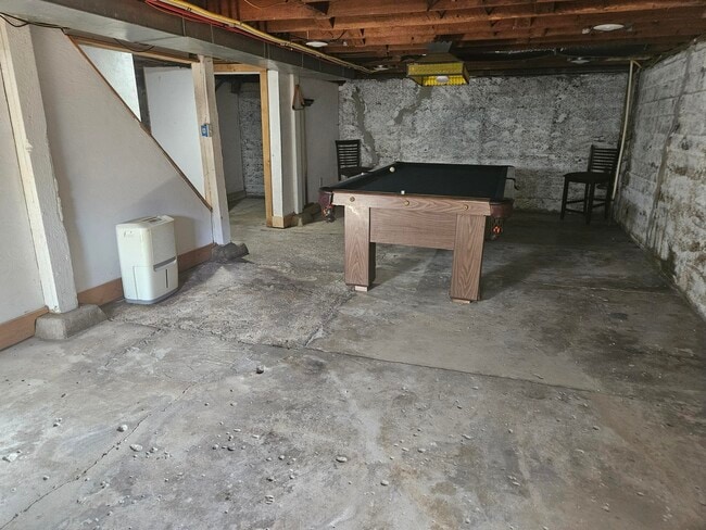 Building Photo - 619 S Kentwood Ave