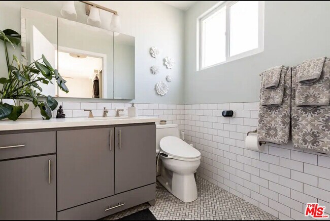 Building Photo - 1823 20th St