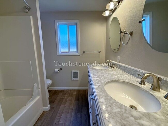 Building Photo - 5116 SE Mitchell St