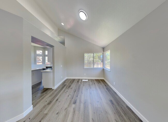 Building Photo - 4821 Laguna W Way