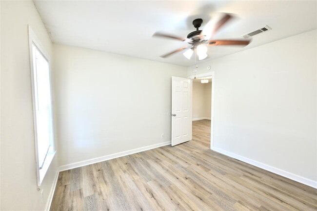 Building Photo - 6802 Creedmoor Rd
