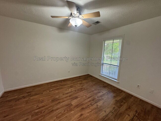 Building Photo - 15907 Spring Forest Dr