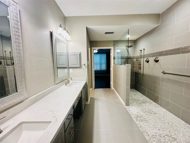 Building Photo - 3 W Greenhill Terrace Pl