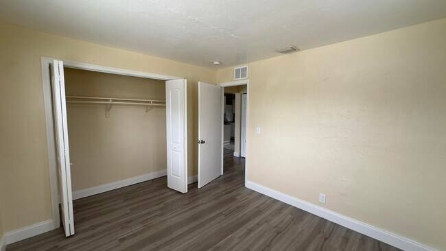 Building Photo - 1244 W 36th St