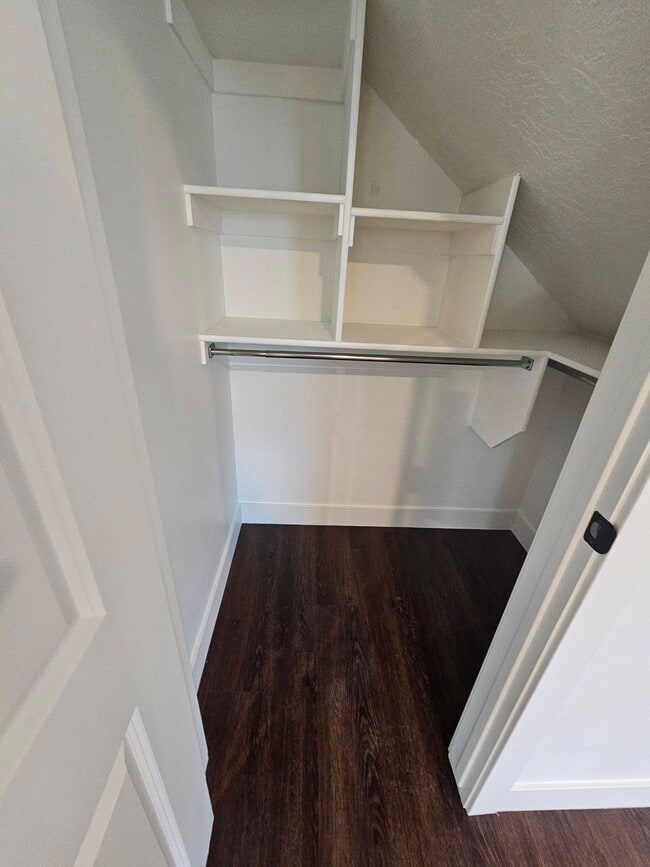 Building Photo - 725 N 150 E