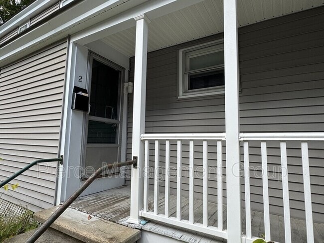 Building Photo - 26 Elm St