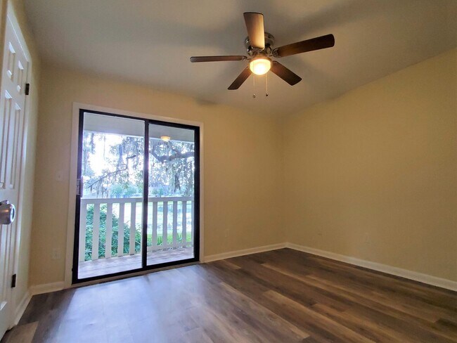 Building Photo - FOR RENT 2 bedroom 1.5 bath townhome
