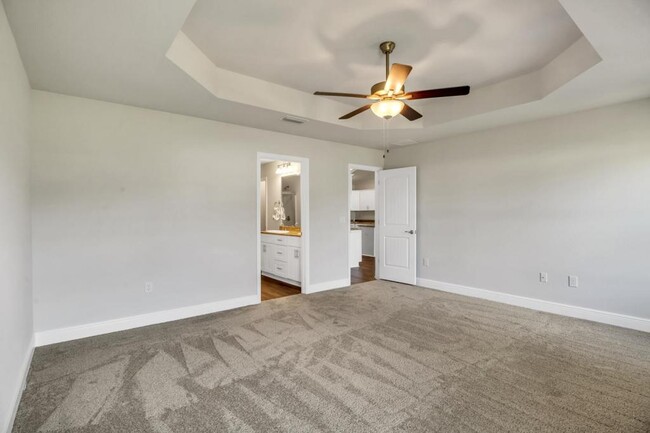Building Photo - 3840 Redbud Wy