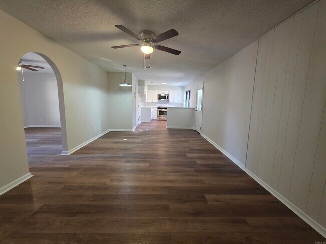 Building Photo - 5716 Woodridge Ln