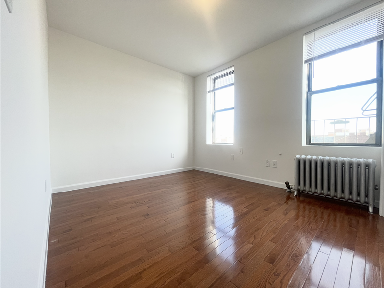 Building Photo - 3220 35th St