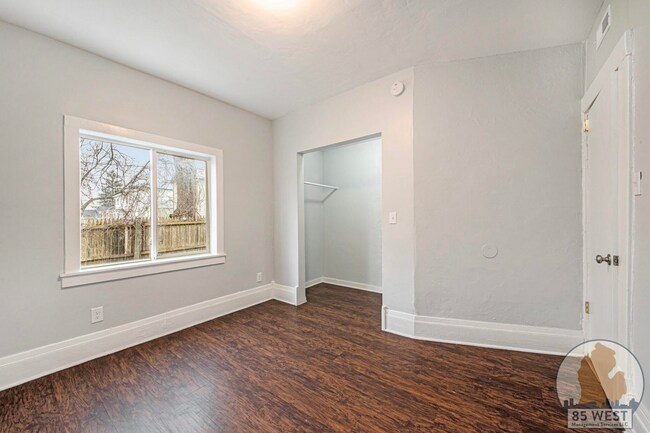 Building Photo - 407 11th St NW