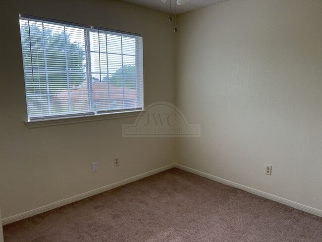 Building Photo - 3804 Water Oak Dr