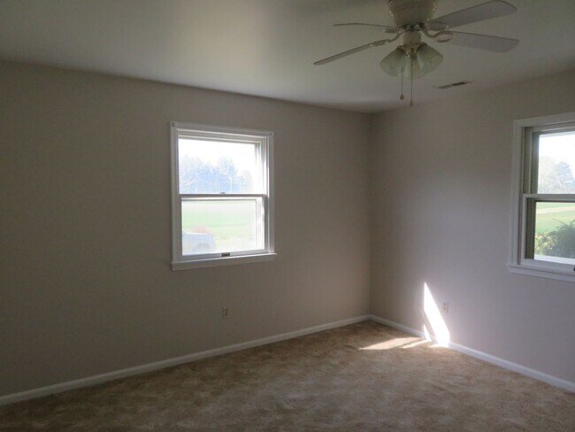 Building Photo - Sutherland