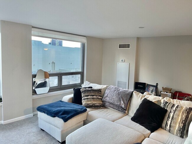 Building Photo - 440 N Wabash Ave