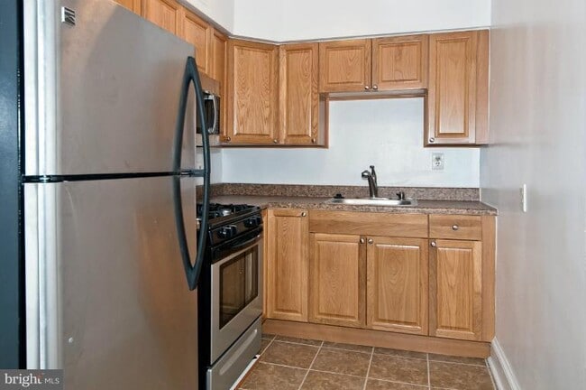 Building Photo - 1301 Longfellow St NW