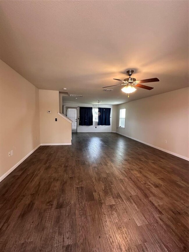 Building Photo - 207 Liard River Rd