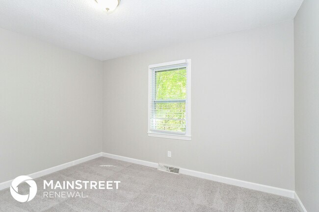 Building Photo - 273 Holmes Dr
