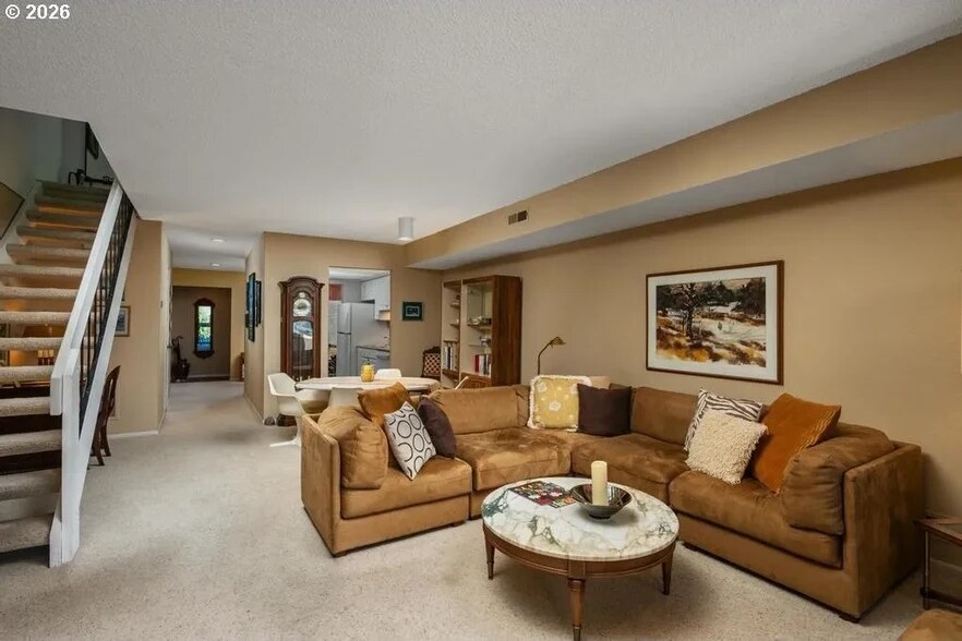 Building Photo - 1655 NW Lakeway Ln