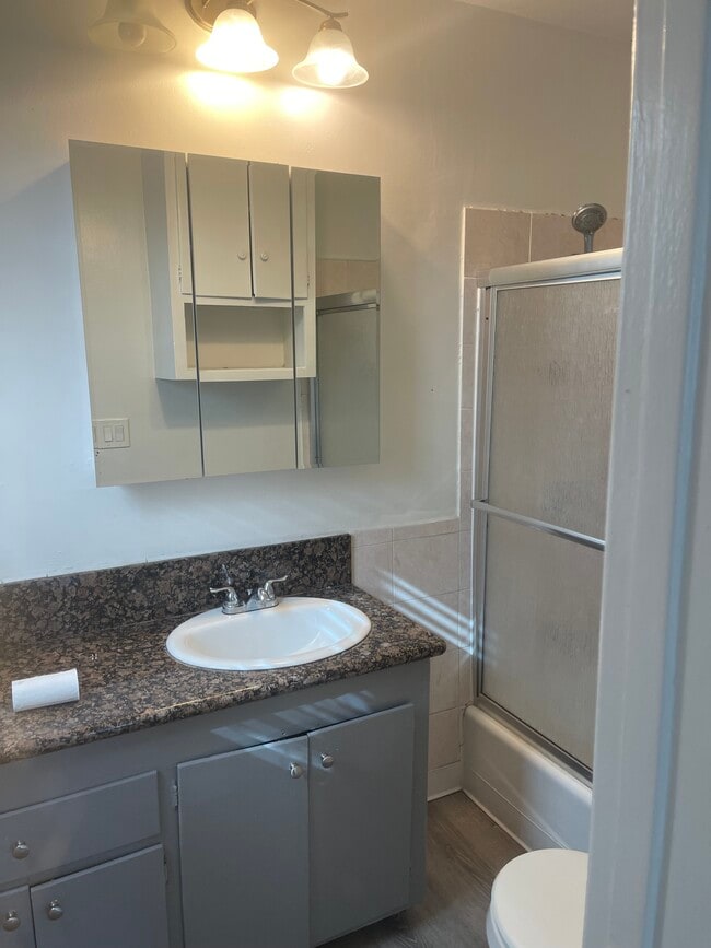 Bathroom - 3750 Clarington Ave