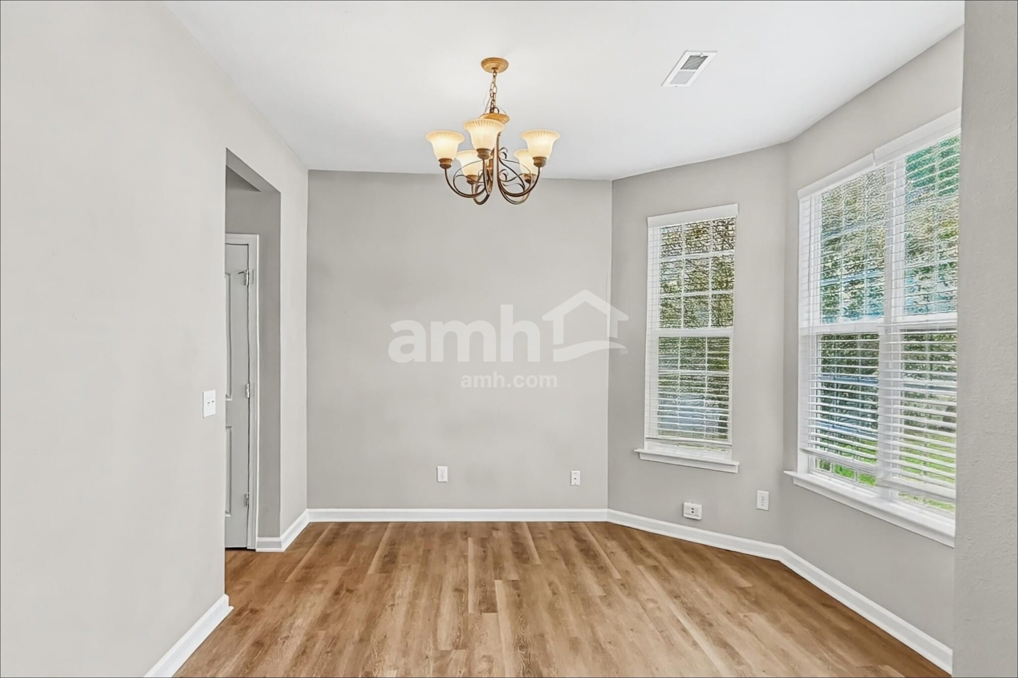 Building Photo - 15907 Circlegreen Dr