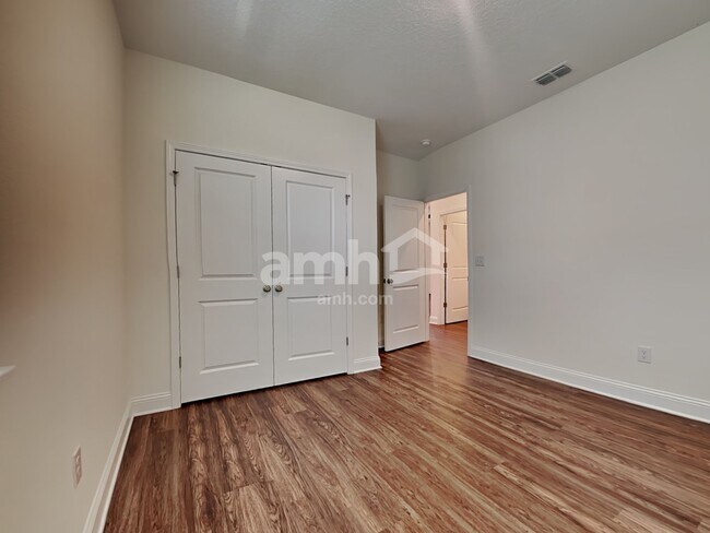 Building Photo - 149 Onate Circle