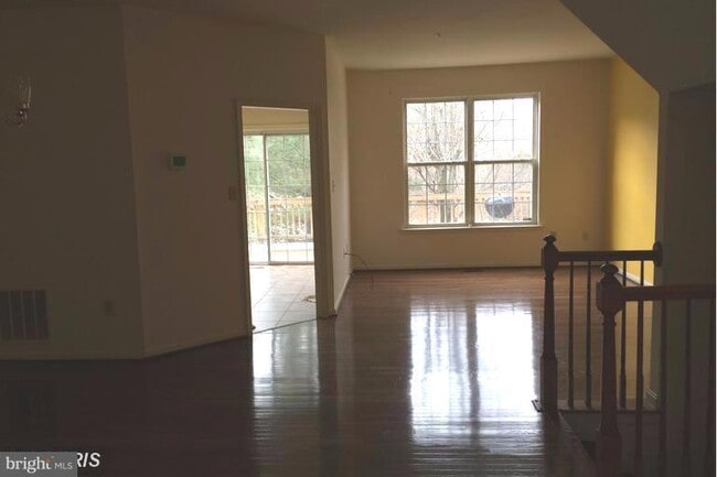 Building Photo - 7300 Rocky Creek Dr