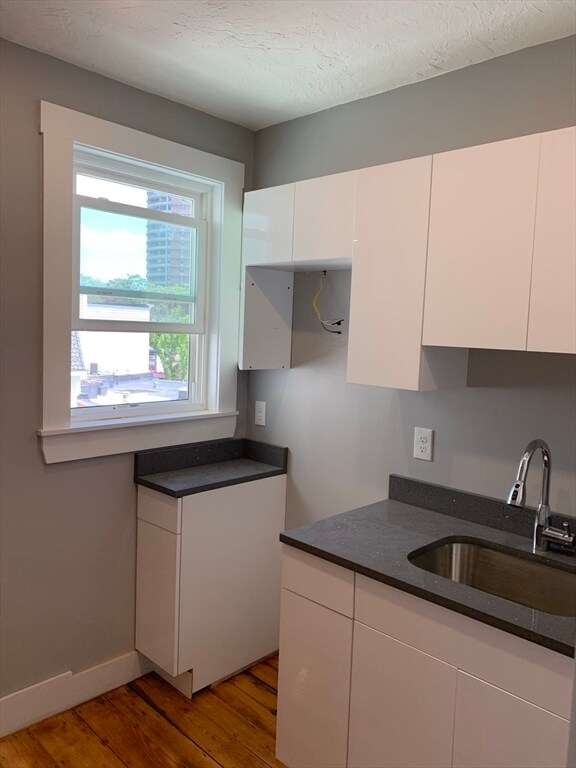 Building Photo - 8 Beethoven St