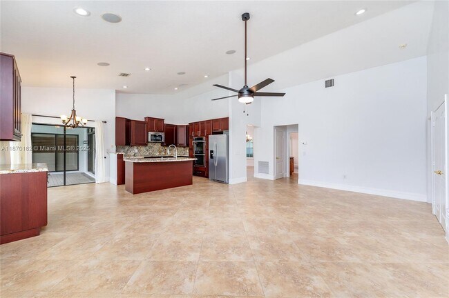 Building Photo - 721 NW 193rd Ave