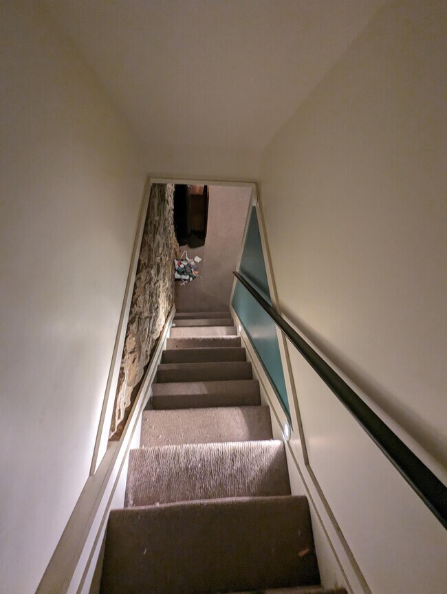 Building Photo - 1124 N Walnut St