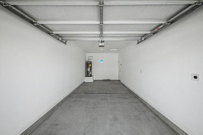 Building Photo - 8232 E University Dr