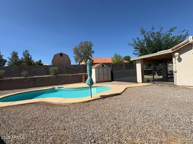 Building Photo - 3954 Cll Roca