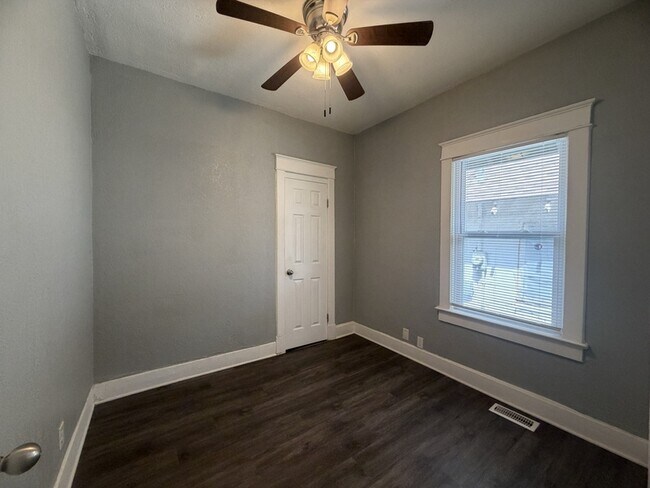 Building Photo - 2512 N 12 St