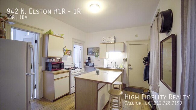 Building Photo - 942 N Elston Ave