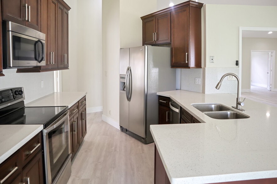 Building Photo - 7360 NW 54th St