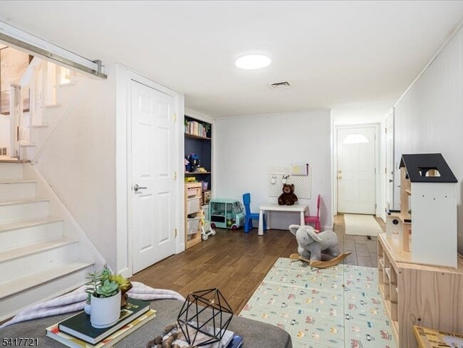 Building Photo - 15 Windemere Rd