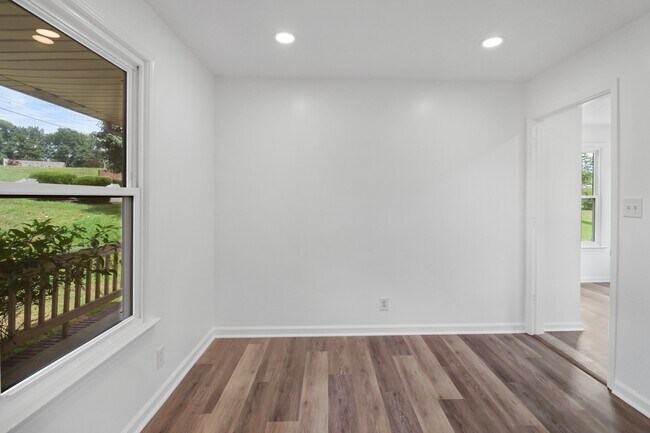 Building Photo - 704 Jace Dr