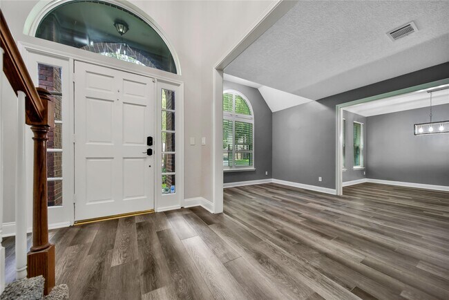 Building Photo - 11 Windledge Pl