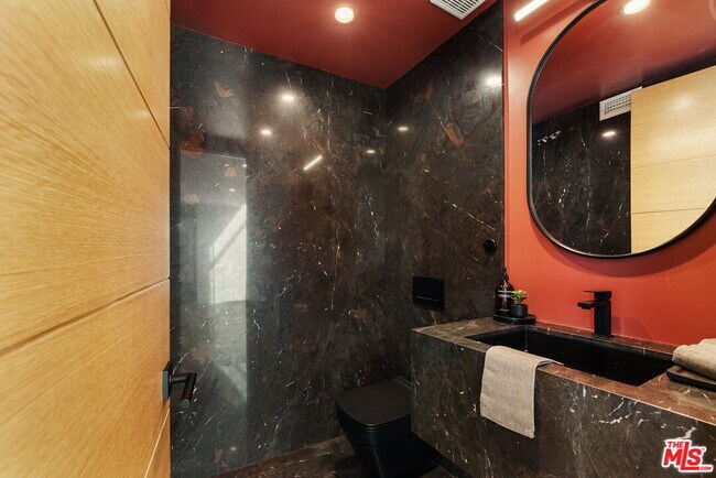 Building Photo - 2422 Apollo Dr