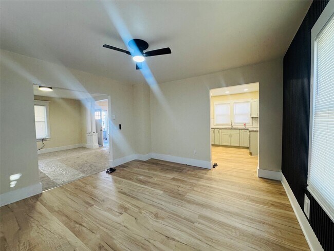 Building Photo - 202 Cleveland Ave