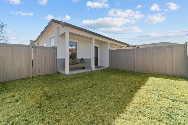 Building Photo - 865 Limmer Loop