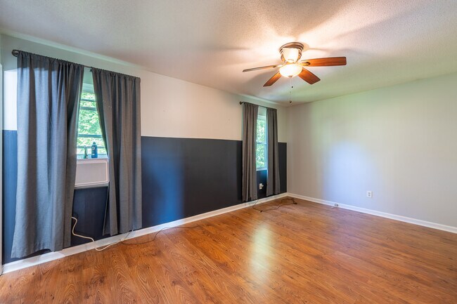 Building Photo - 4682 Red Leaf Way