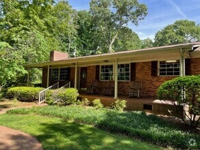 Building Photo - Beautiful 2 Bed, 2 Bath home located in Se...