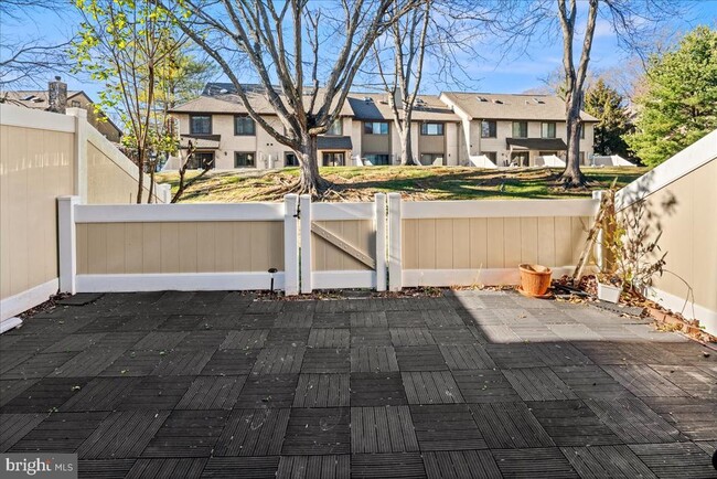 Building Photo - 60 Hampshire Dr