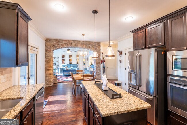 Building Photo - 203 Davis Mill Road