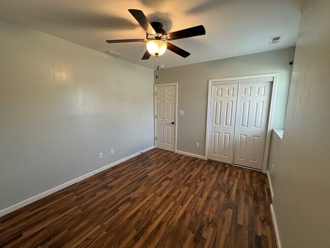 Building Photo - Weaverville - Modern, Three Bedroom, Fenced Yard