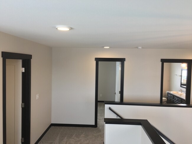 Building Photo - 2300 Landon Ln