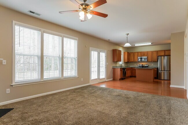 Building Photo - 117 Pearson Place