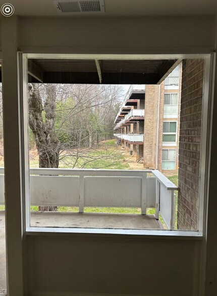 Building Photo - 558 Wilson Bridge Dr