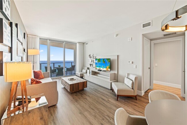 Building Photo - 4111 S Ocean Dr